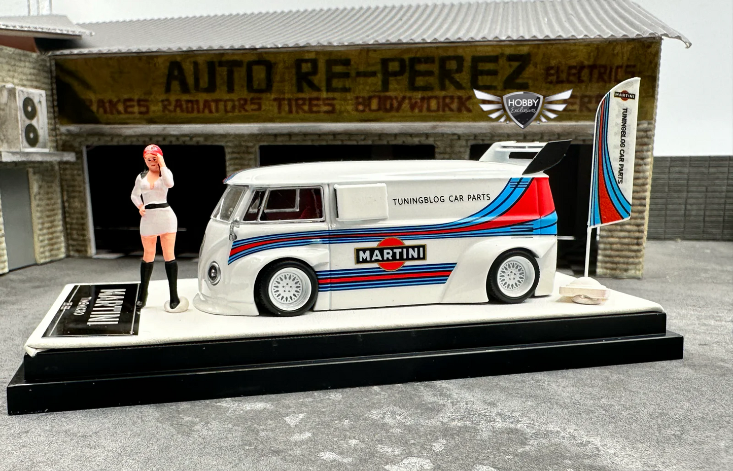 TimeMicro VW T1 Bus "Martini" w/Figure & Flag HE