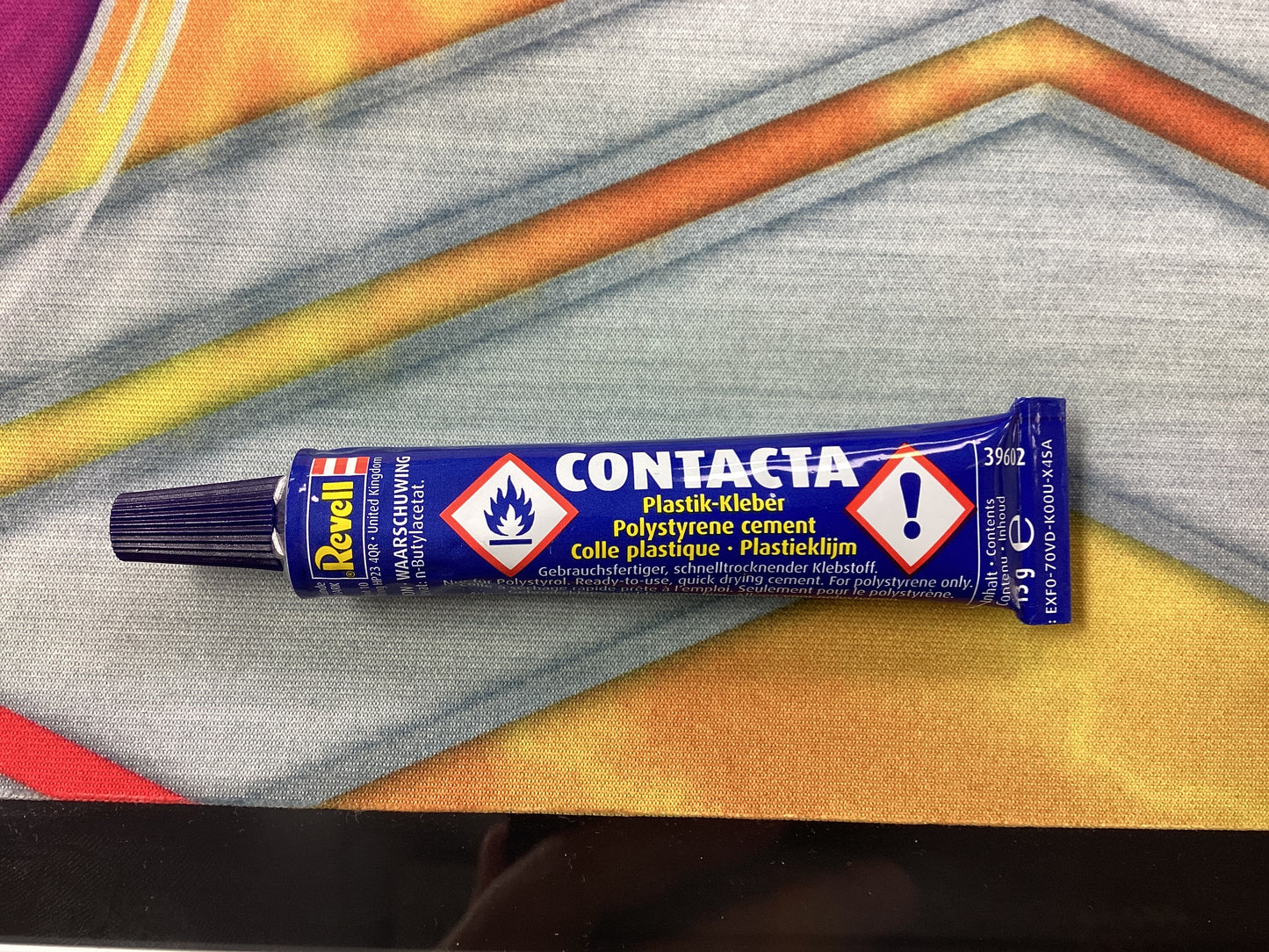 Contacta polystyrene cement glue