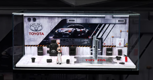MO925206 HE More Art Toyota Auto Show Booth Diorama