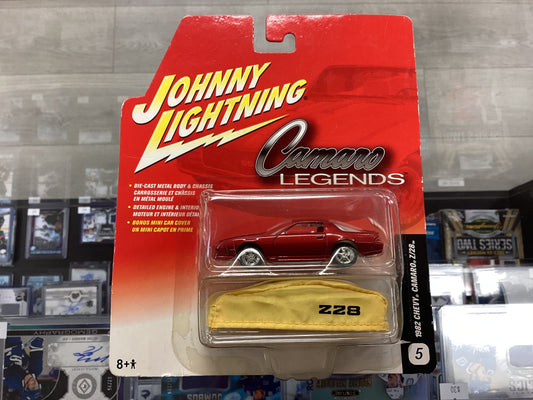 Johnny Lightning Cameo Legends 1982 Chevy Camaro