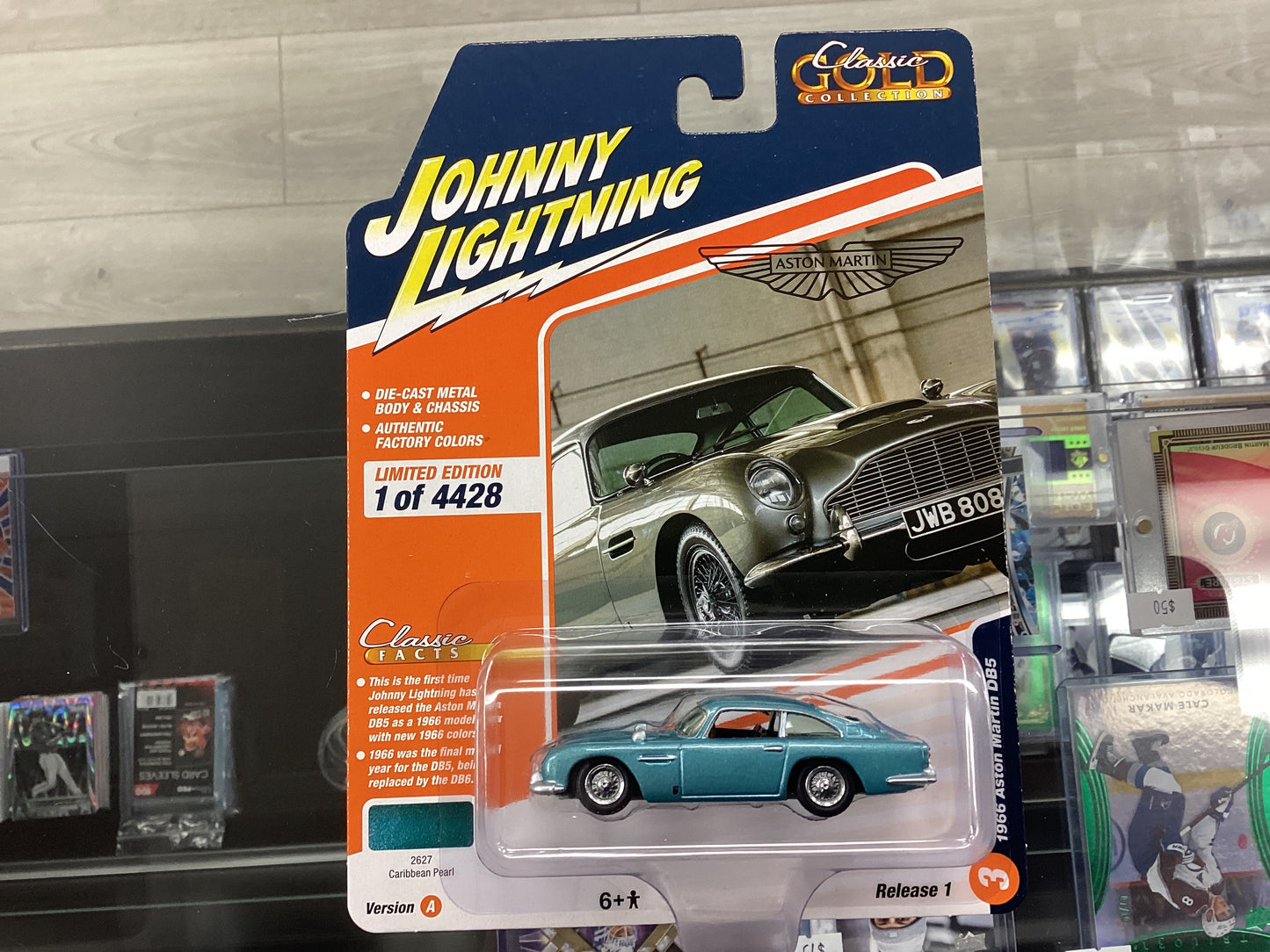 HE Johnny Lightning 1966 Aston Martin DB5 Version A