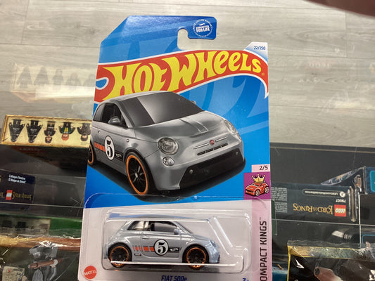 HE HotWheels Compact Kings Fiat 500e