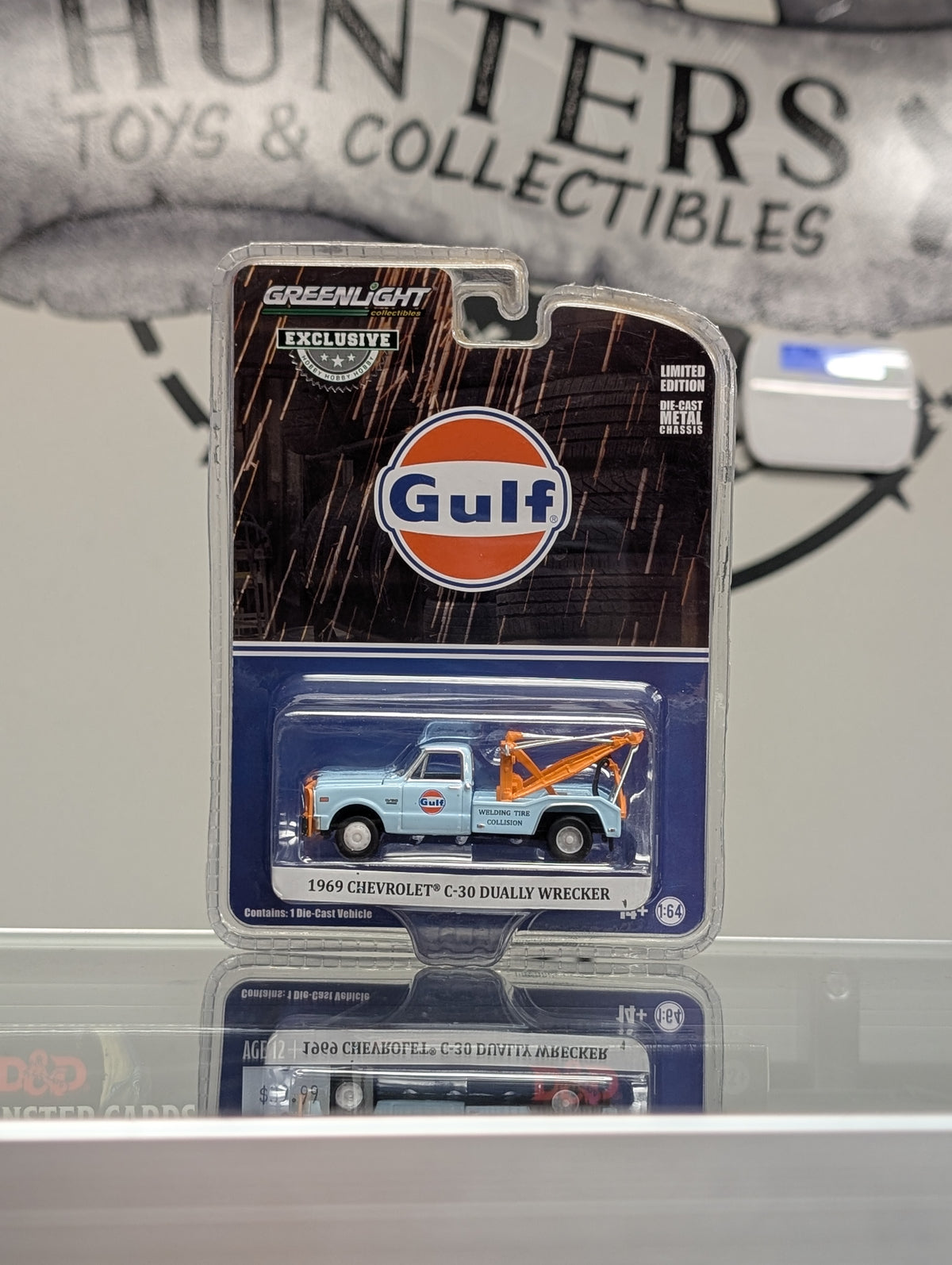 1969 Chevrolet C-30 Tow Truck - Gulf Oil Diecast 1:64 Model - Greenlight 30275
