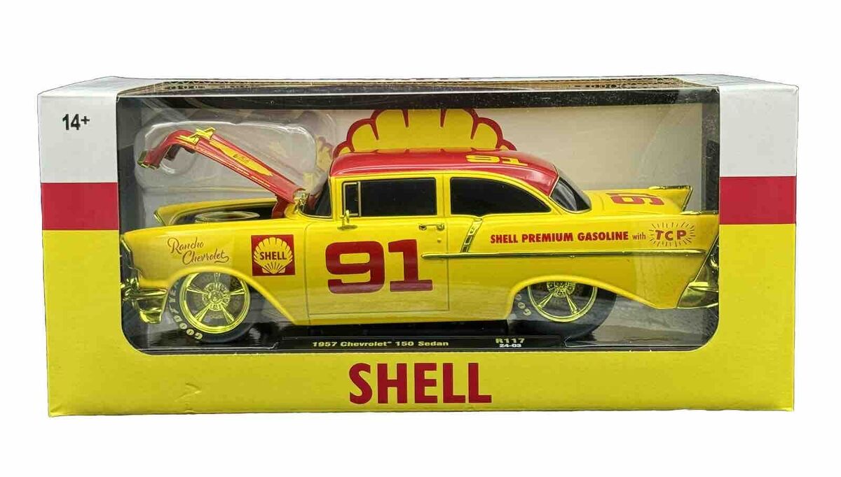 M2 Machines 1:24 Shell 1957 Chevrolet 150 Sedan (CHASE) HE